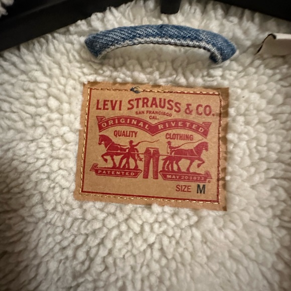 Levi’s Denim Sherpa Lined Jacket - Picture 2 of 3